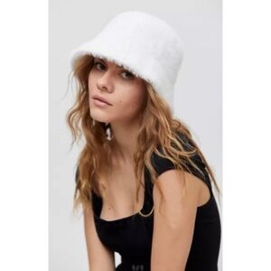 Urban Outfitters White New Yaz Fuzzy Bucket Hat